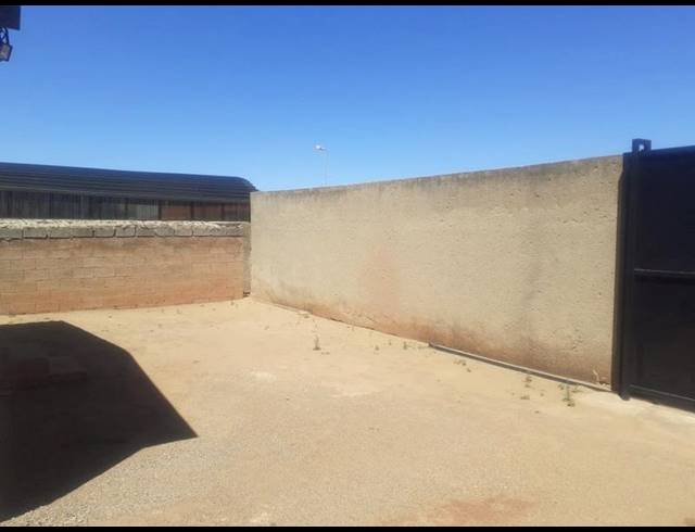 2 BEDROOM HOUSE FOR SALE IN MAPETLA